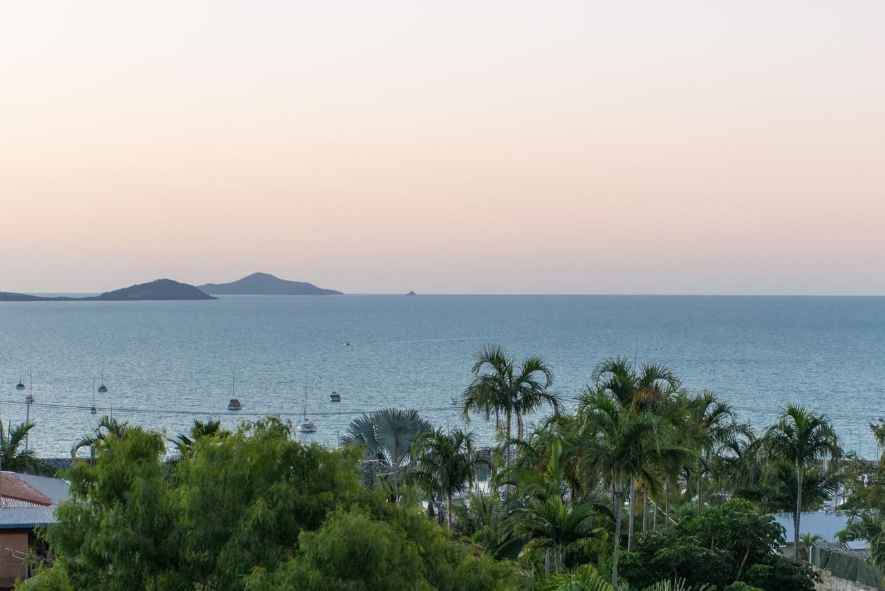 Paradise Penthouse At Waves - Airlie Beach - Accommodation ACT