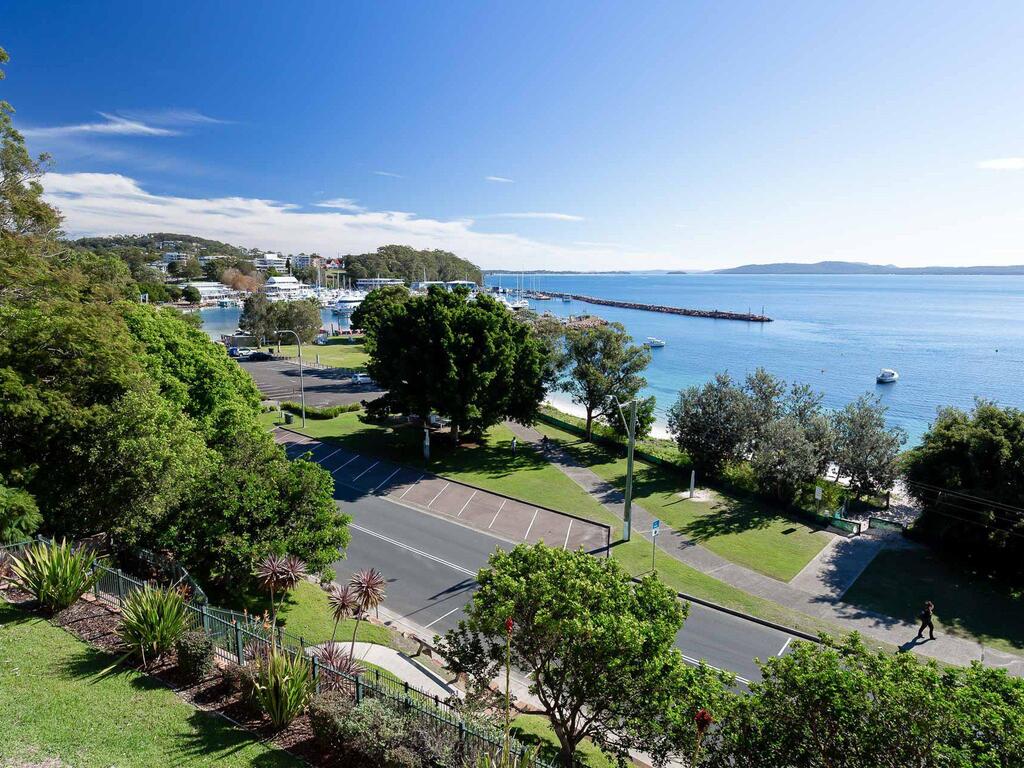 1 'Kiah', 53 Victoria Parade - Stunning Views, Wifi, Aircon, Just Across The Road To The Water - Accommodation ACT