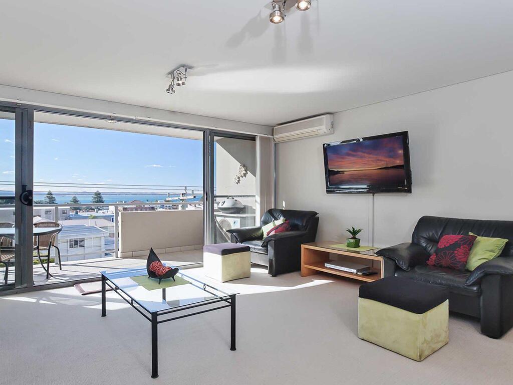 11 'Bayview Apartment' 42 Stockton Street - Right In The CBD Of Nelson Bay With Water Views - Accommodation ACT