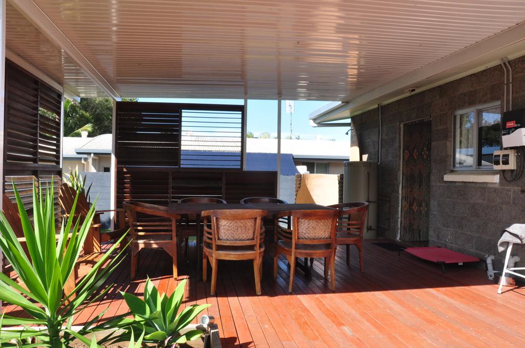 12 Zircon Street - Renovated Beach Shack With The Perfect Blend Of Comfort And Coastal Cool - Accommodation ACT